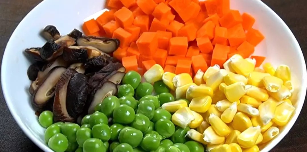 海鲜大虾小米粥正宗做法,冻大米虾粥的做法大全