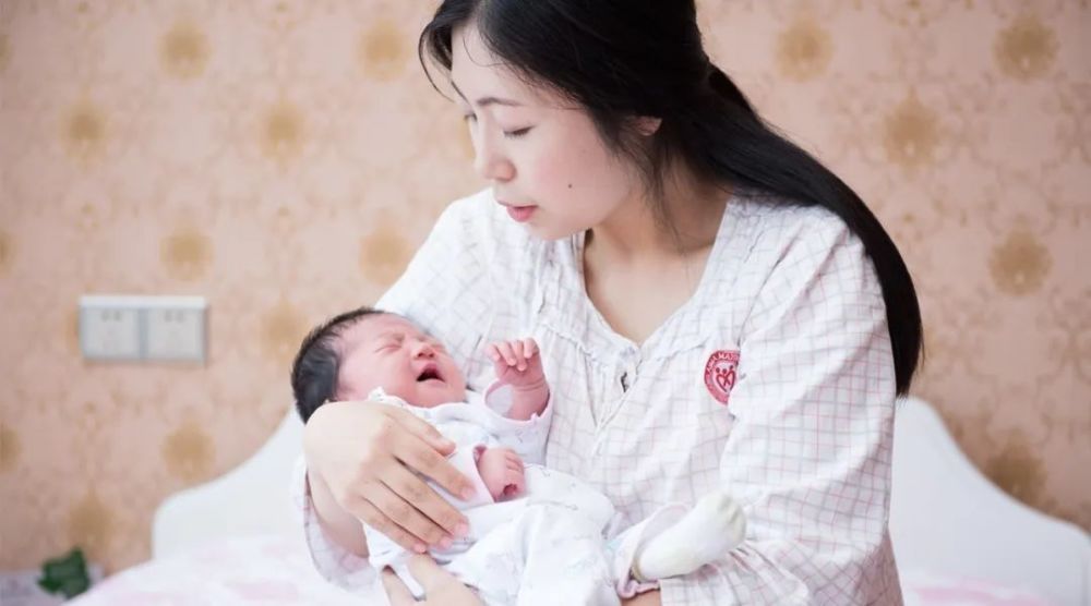 顺产宝妈产后两天中午吃什么好,产后攻略