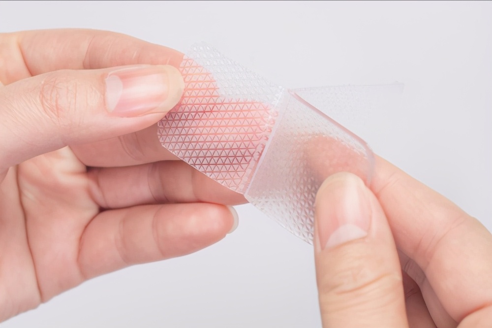 疤痕贴跟疤痕膏的区别,美皮护疤痕膏和疤痕贴