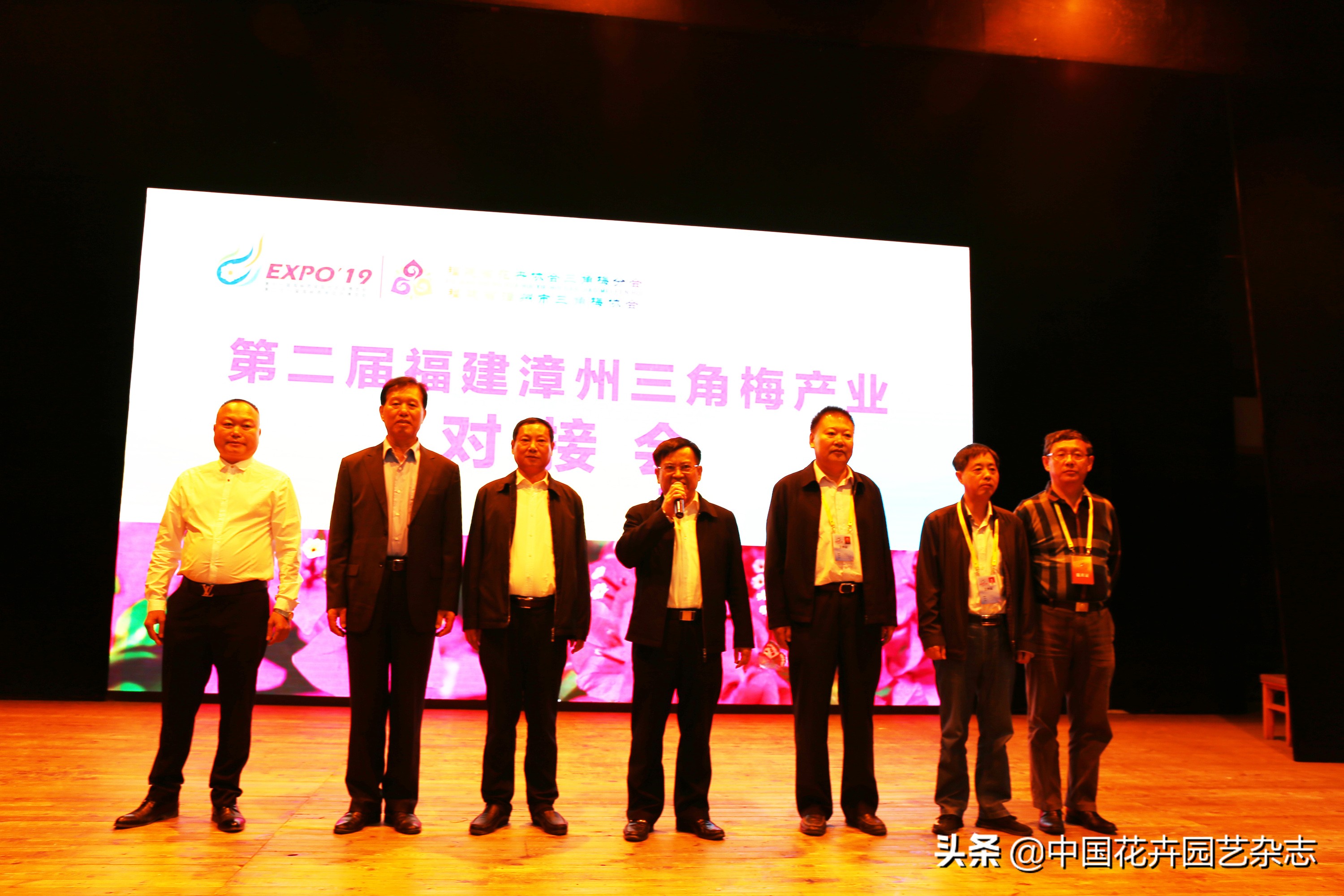 为两大产业率先突破注入鲜活动力,为经济发展注入新动力新活力