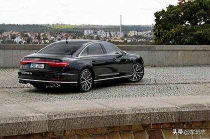 奥迪s82021款60tfsi尊贵版,2022款全新奥迪s83.0t