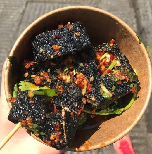 靠卖臭豆腐赚了100万,卖臭豆腐一晚赚30万