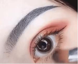 眼影每个人都有吗,眼影都有怎样的画法
