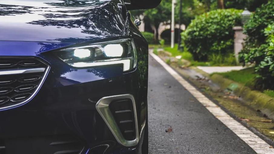 2021款别克君威gs试驾,2017款别克君威gs尊贵皇室蓝试驾