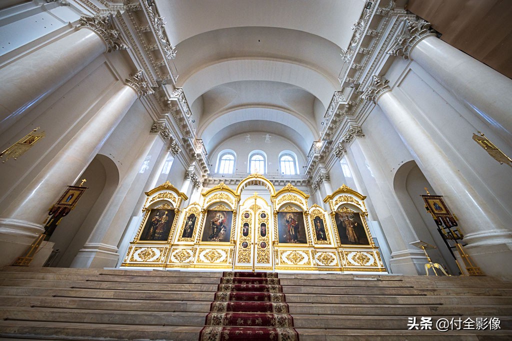 斯莫尔尼修道院主教,斯莫尔尼宫的宫殿