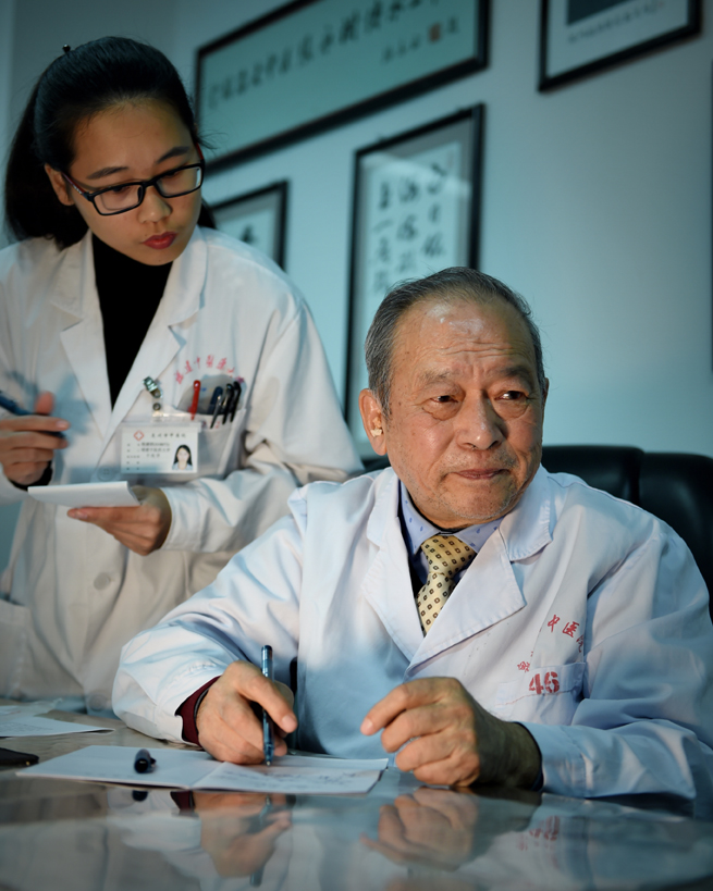 老中医诊所变身视频,泉州五六十年代的名老中医