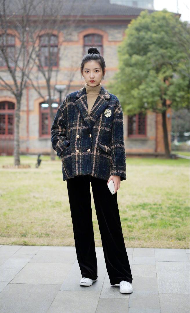 女人再懒也要穿得美美的,女人少穿这四种裤子