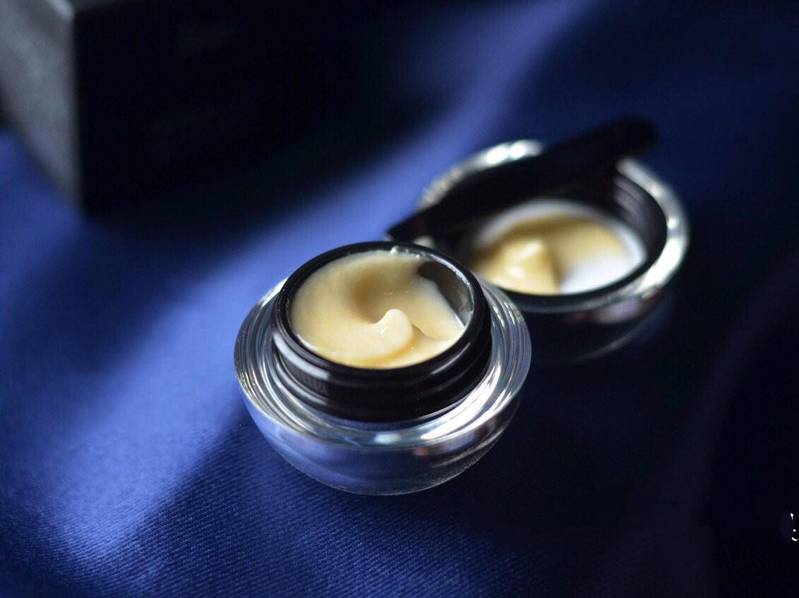 有句话说得好:美不美看脸,老不老看眼