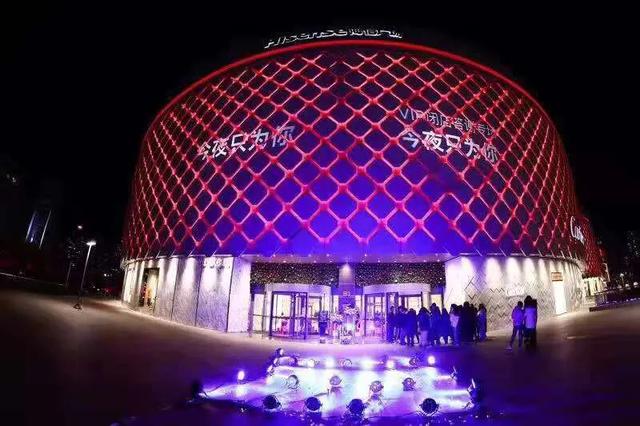 青岛海信广场盛况,普通人逛青岛海信广场