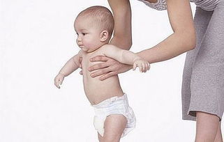 孩子太早学会走路要怎么制止,教宝宝走路这5个误区要避开