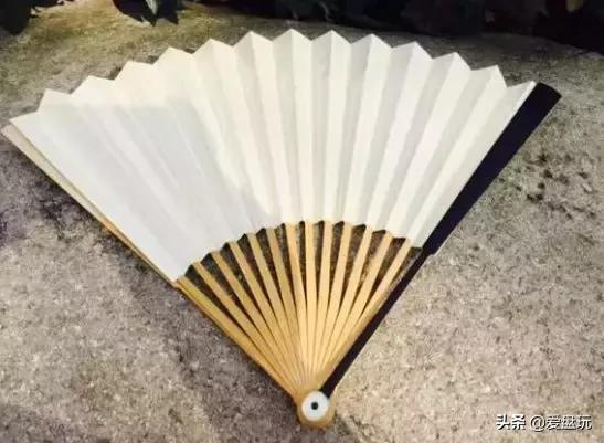 20元和2000元一把的折扇，到底有什么区别？