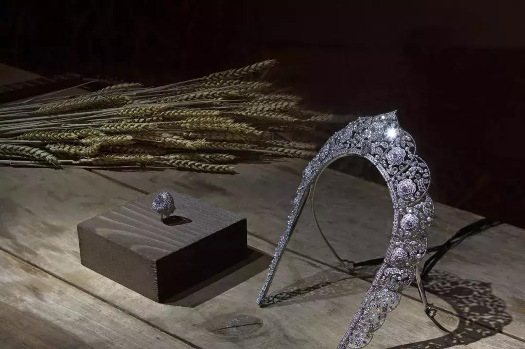 LEPARISRUSSEDECHANEL｜香奈儿，并不是谈谈恋爱那么简单