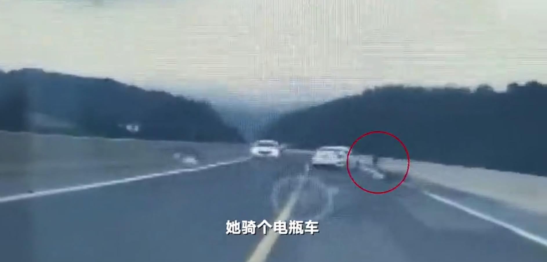 电动车被雷击中会怎样,汽车行驶中被闪电击中的几率