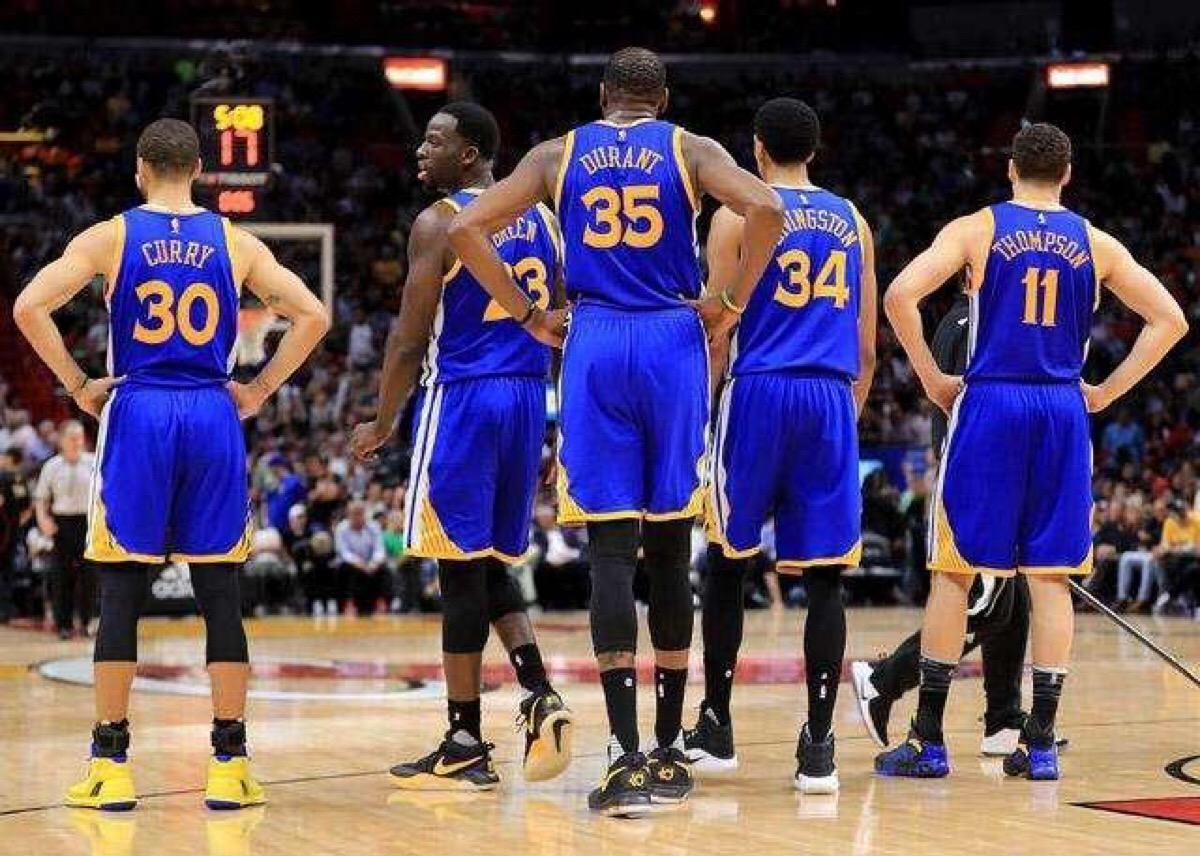 这也吹犯规?注定载入史册的无耻判罚!裁判*球赌**了吗?