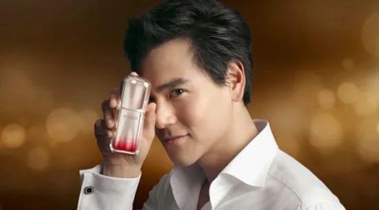 最近男明星代言护肤品,明星代言化妆品为什么不抹脸上