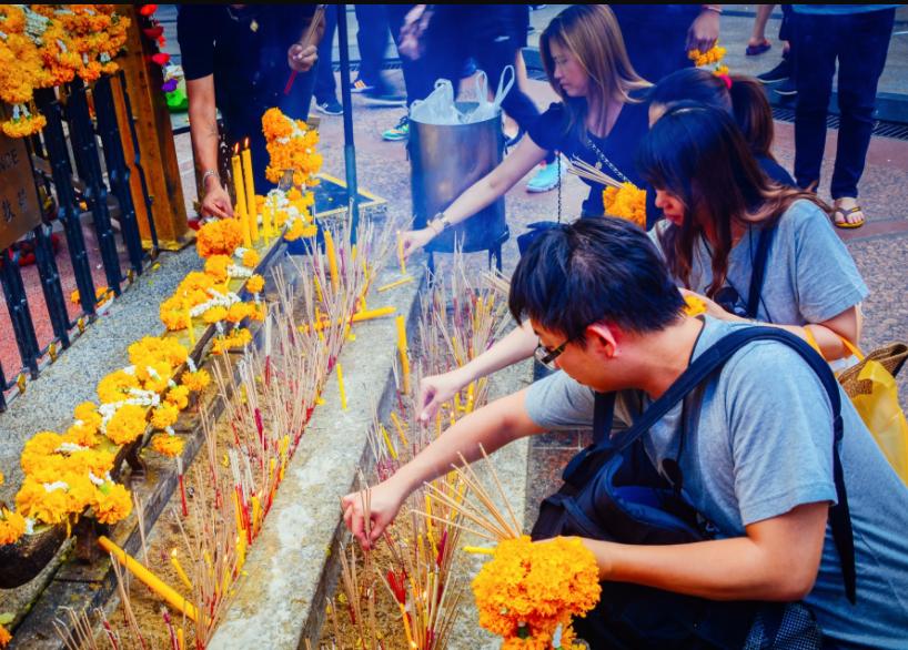 泰国四面佛正确拜法,泰国四面佛神檀旅游攻略