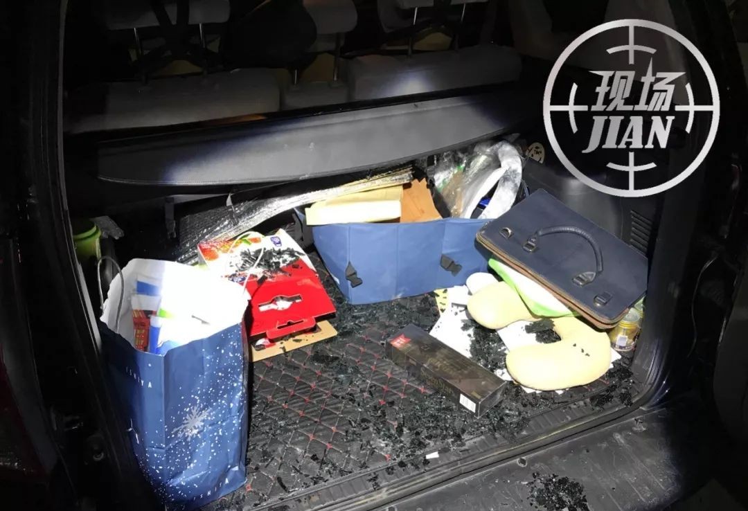 闹心！无锡女士车停滨湖万达广场被砸价值上万元物品被偷