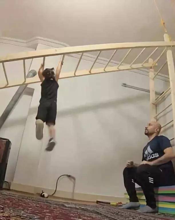 小学生腹肌搓衣板,小孩也可以练出最牛逼的八块腹肌