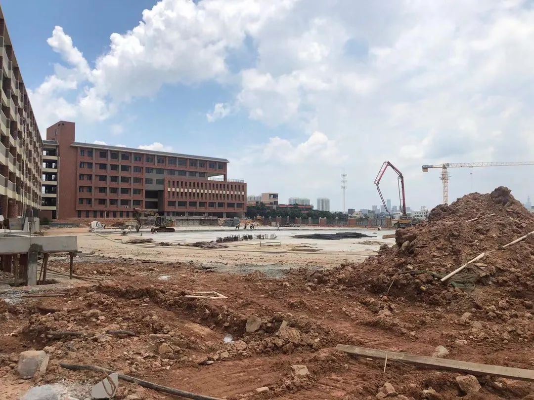 珠江花城均和小学招生,珠江花城配建的小学是哪一所