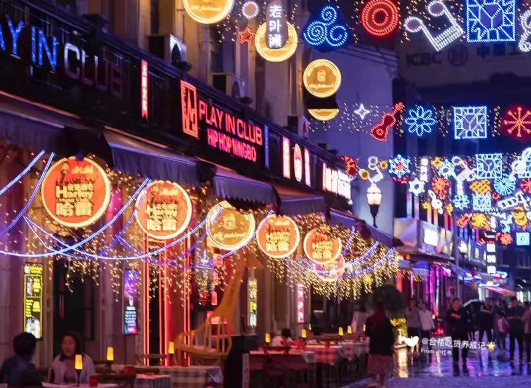 和奥运冠军杨倩合影,杨倩家乡观看奥运会