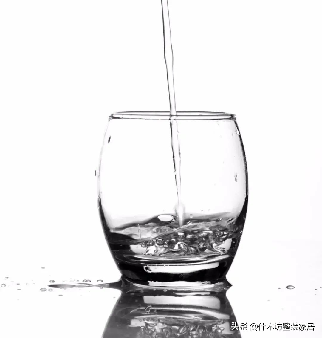 家具发黑发霉是什么原因引起的,家具晒变色了怎么处理