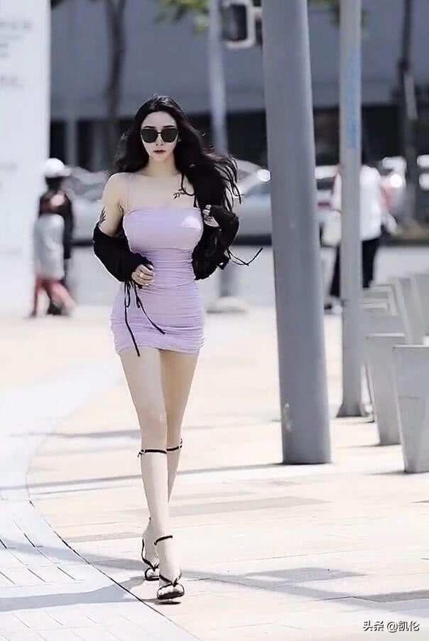 成熟女性吊带裙穿搭,清新洋气上档次吊带裙