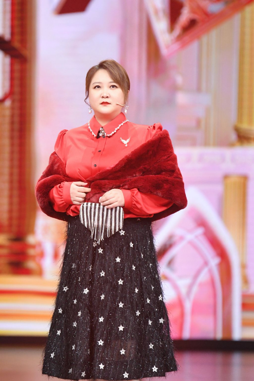 贾玲显瘦减龄穿搭,贾玲减龄穿衣搭配