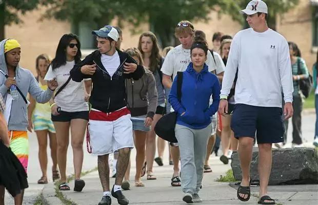 40岁选择移民澳大利亚的利与弊,10岁以下儿童有哪些途径移民