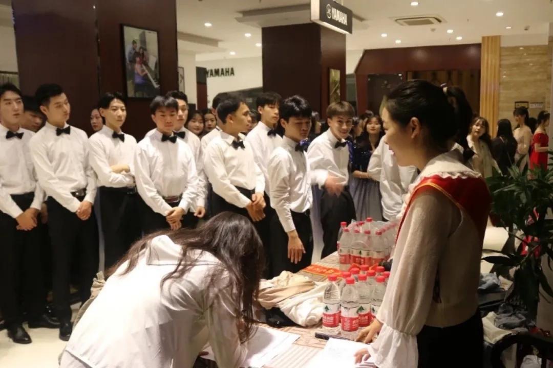 郑州飞扬艺校学费,郑州飞扬艺校