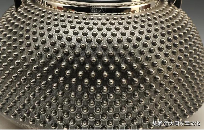 这壶上这么丑的纹饰居然是工艺的代表？
