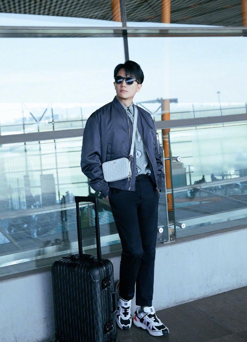 看过黄轩的西装造型，才知道什么是“霸总本霸”，禁欲又绅士