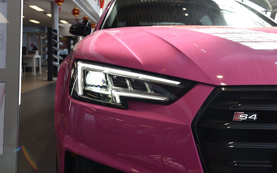 想低调但实力不允许实拍奥迪s4,奥迪s44.2