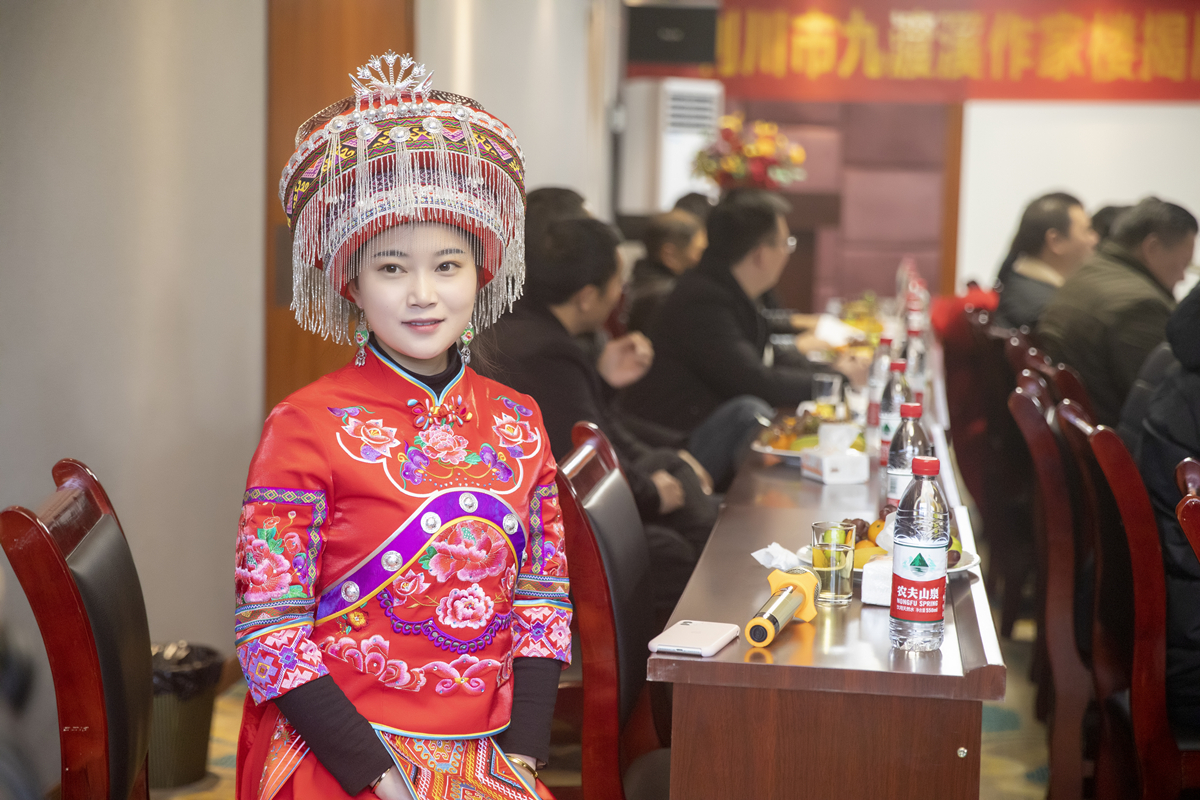 湖北利川市第一高楼,利川揭牌