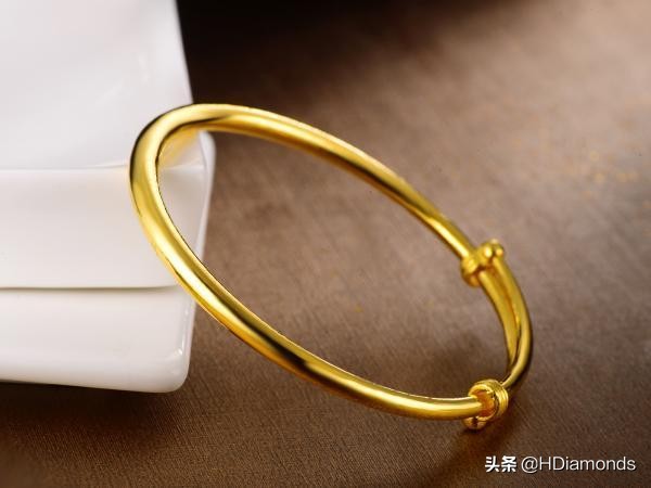 黄金手镯出现大量红斑点什么原因 (买到一口价的黄金手镯怎么处理)
