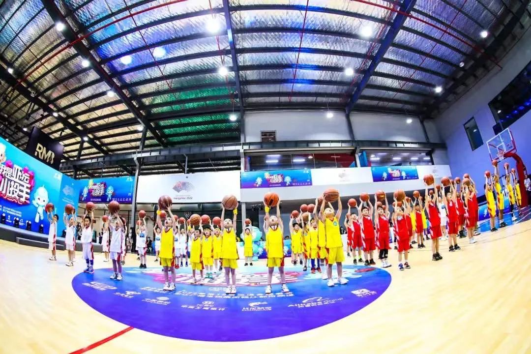 恰同学少年勇敢追梦,恰同学少年请全力奔跑