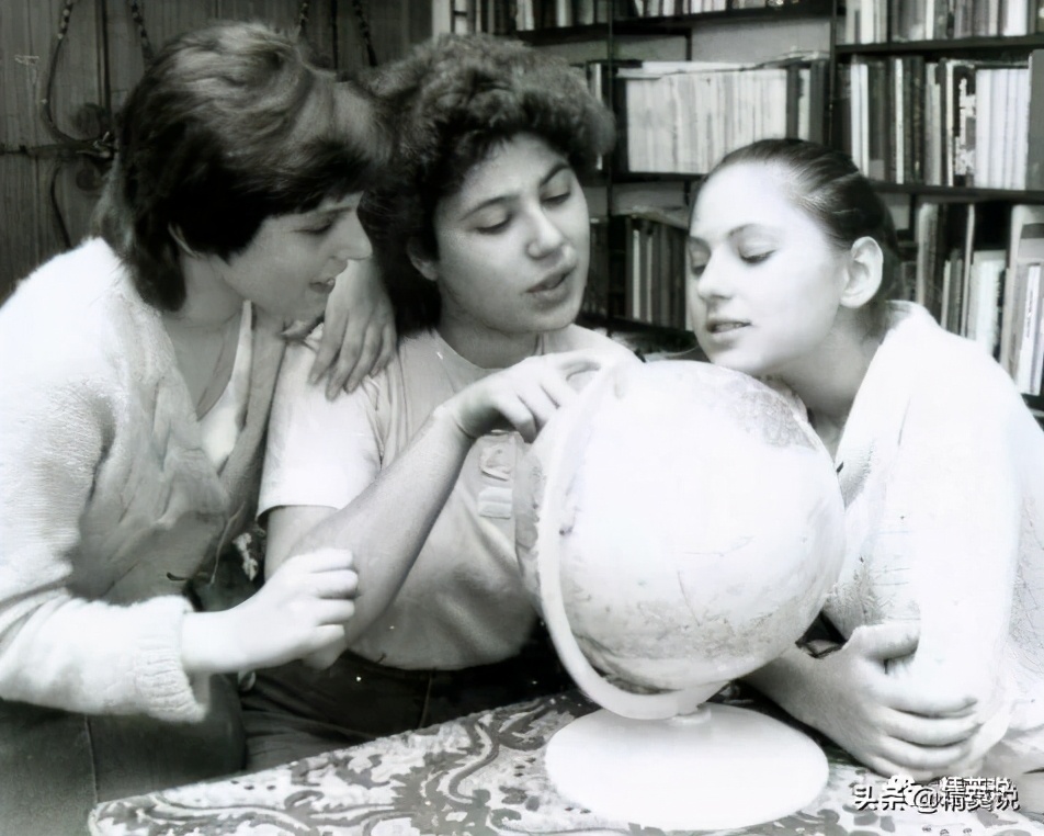 拿自己女儿做实验30年，这位匈牙利父亲培养出了神童三姐妹