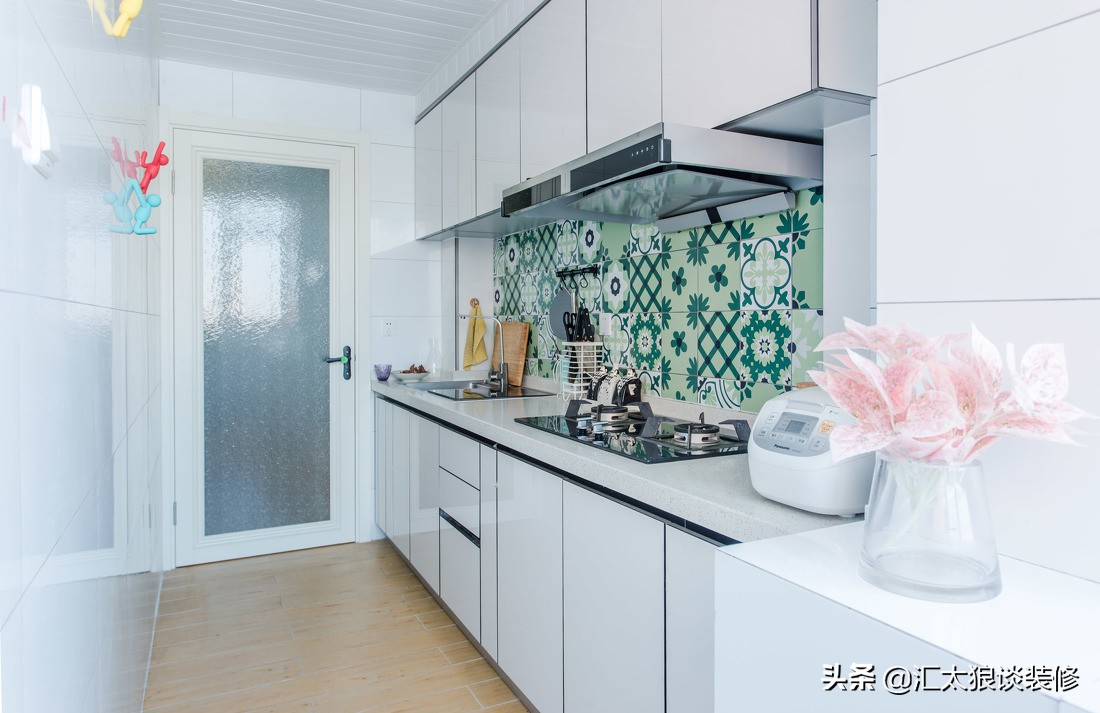 简单装修刷亮色乳胶漆效果案例,不吊顶不装射灯装修效果图