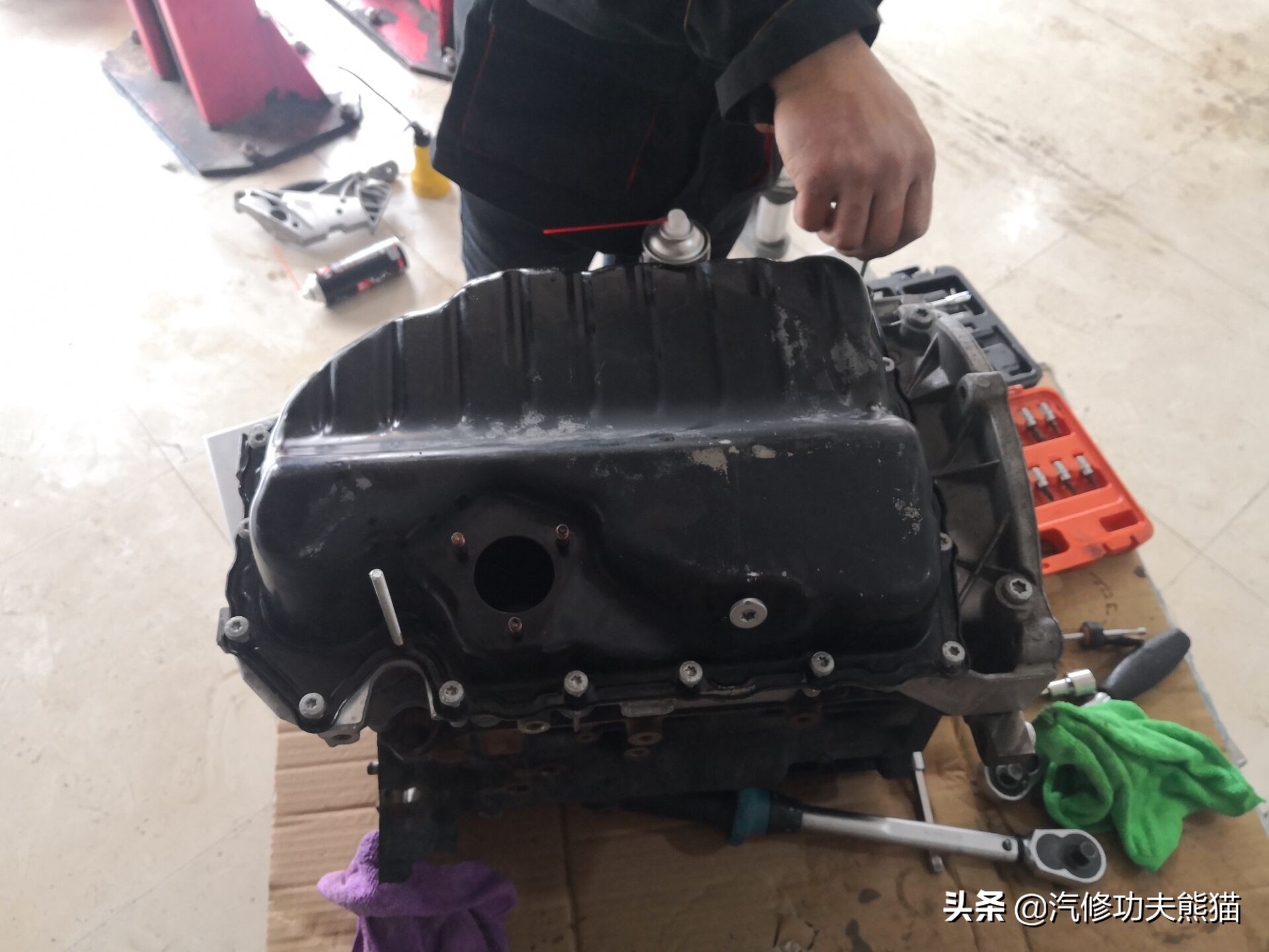 斯柯达烧机油是免拆治理还是大修,斯柯达昊锐烧机油大修