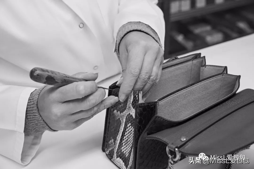 纪梵希givenchygvc绑带限定款,givenchy纪梵希2023新款连帽外套