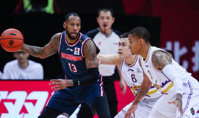 广东男篮29分大胜北控,广东周鹏三分