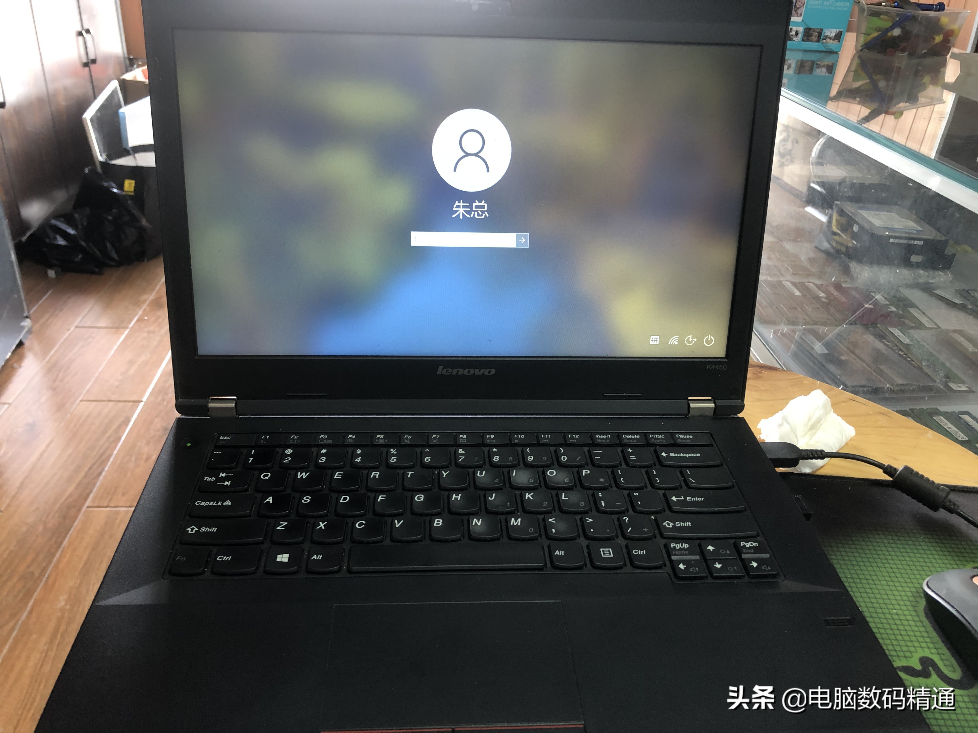 笔记本进水了可以用吹风机吹吗,电脑进水能用吹风机吗