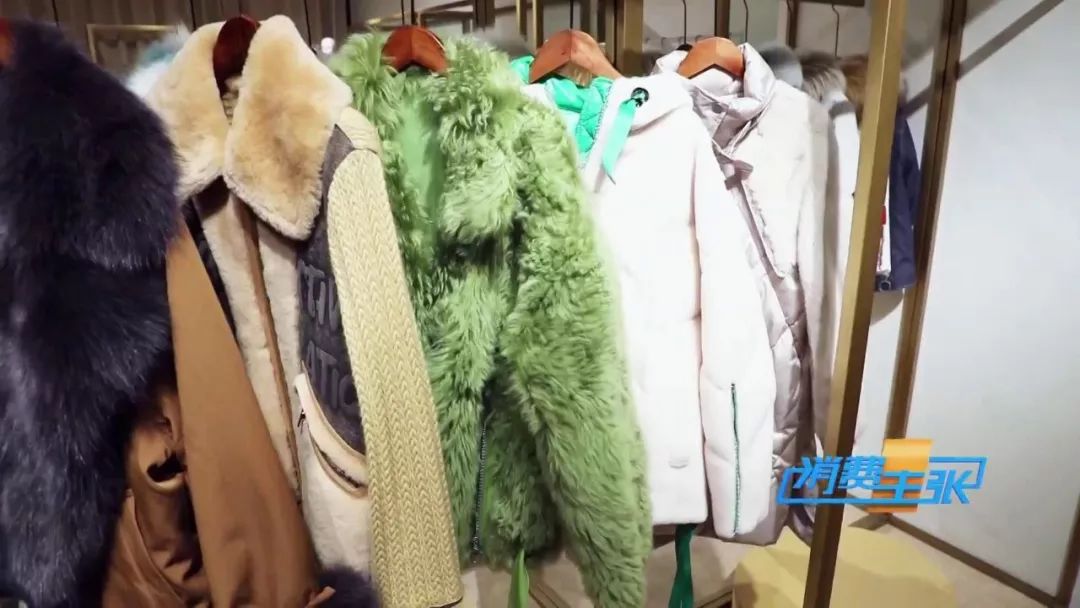 皮衣怎么穿都能穿出高级感,如何挑选适合冬季的皮衣款式