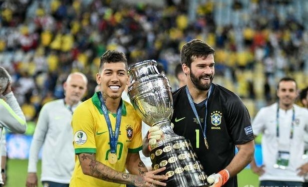 门将阿利松感人瞬间,最佳门将阿利松