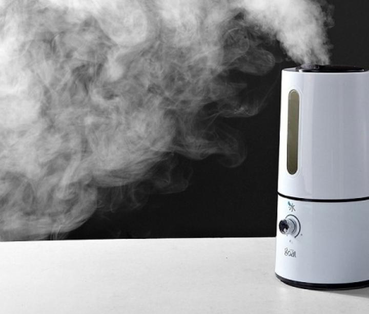 冬天天气干燥加湿器使用啥水,冬天屋里干燥有必要买个加湿器吗