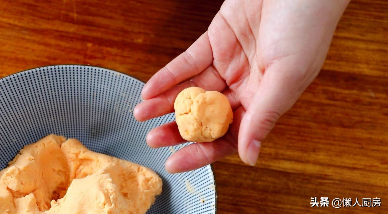 红薯丸子怎么和面好吃,红薯丸子油炸几分钟
