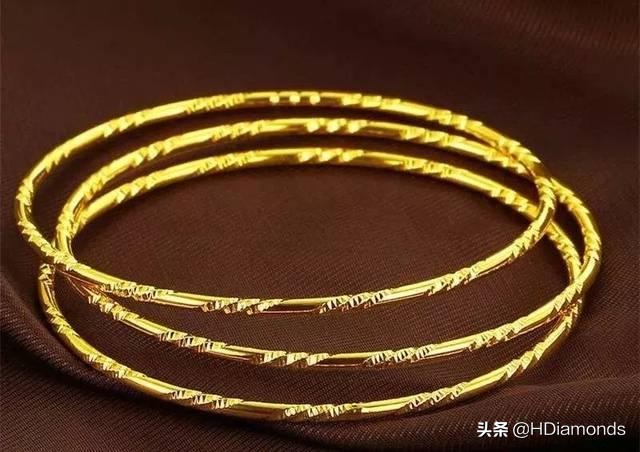 玉镯取不下来怎么办,玉镯卡在手上紧紧的怎么取出来