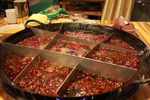 重庆火锅为什么那么好吃,重庆火锅辣椒面咋做香