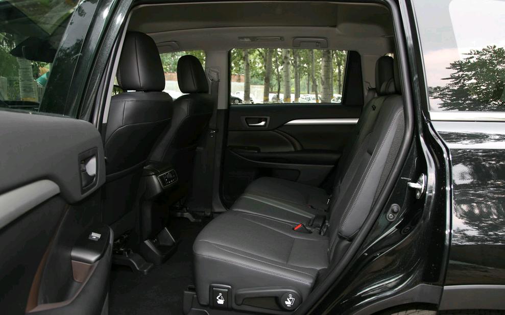 汉兰达2024款内饰布局,内饰汉兰达