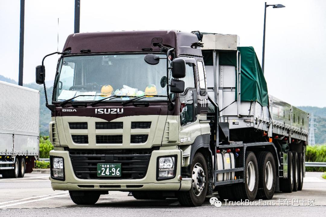 日本高速公路服务区随拍！卡车居然都这么帅