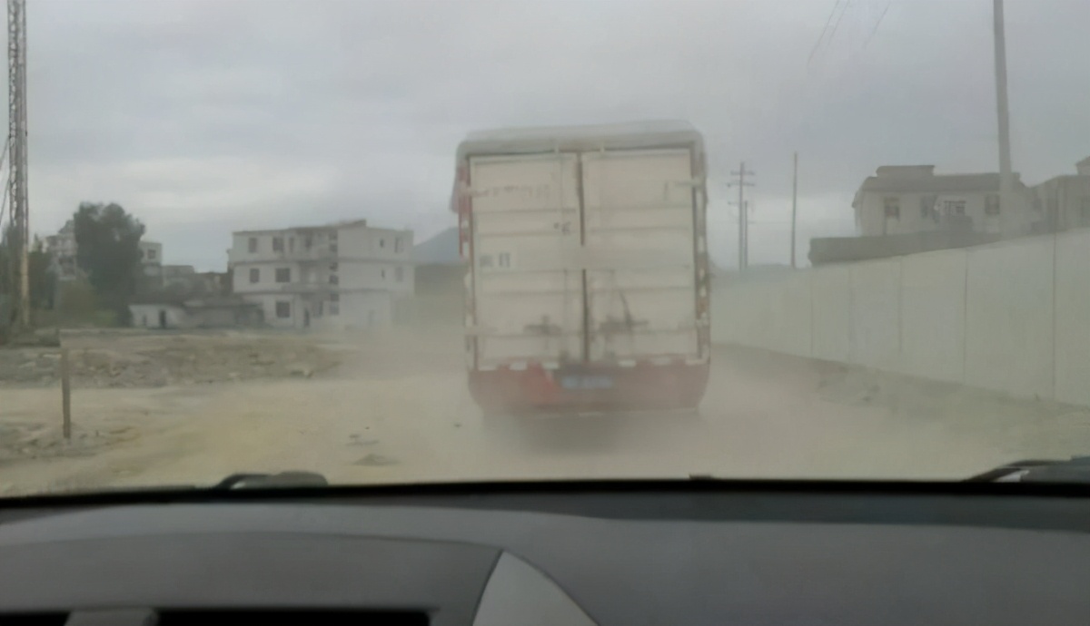 上海假篮球鞋事件,50元成本假鞋冒充上千正版球鞋